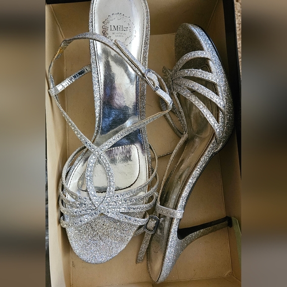 Silver high heels size 10 - Picture 1 of 2